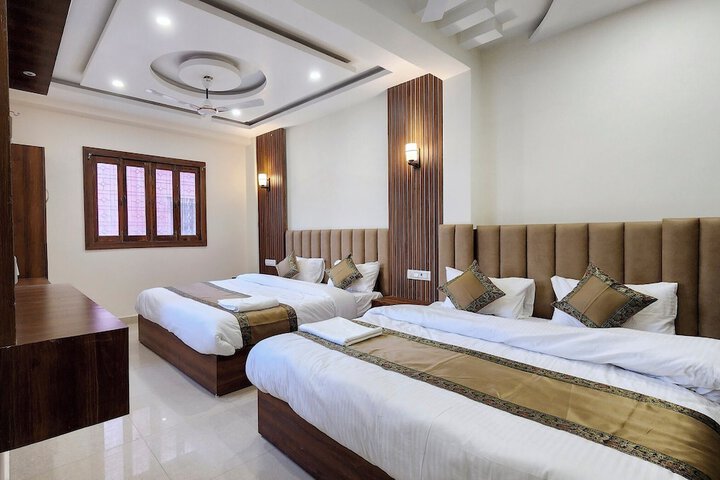 Room 2 of 7