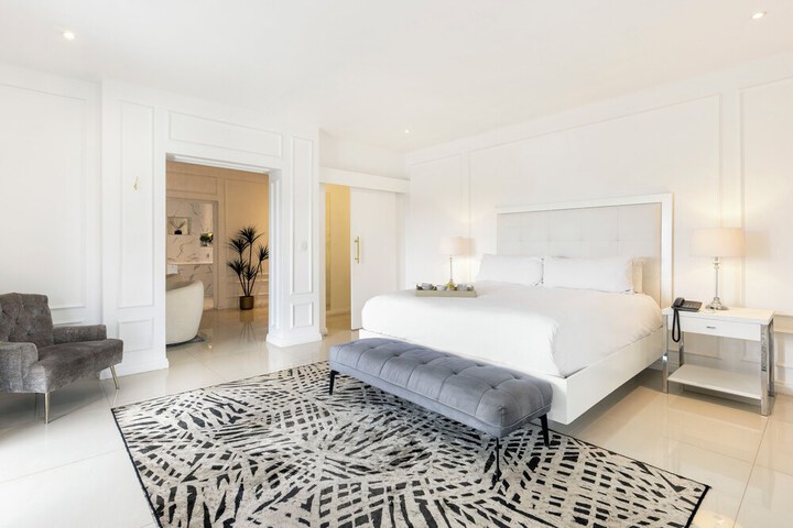 Room 17 of 29