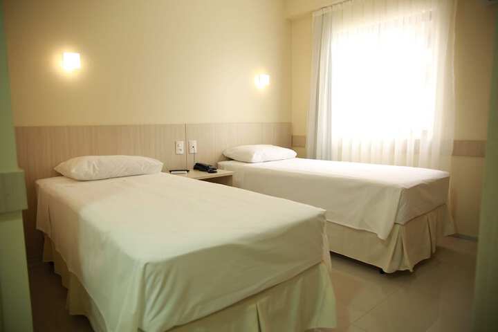 Room 9 of 25
