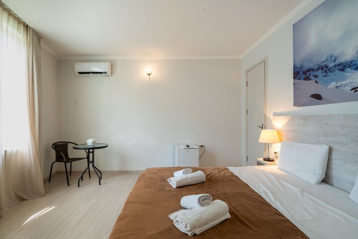 Room 13 of 64