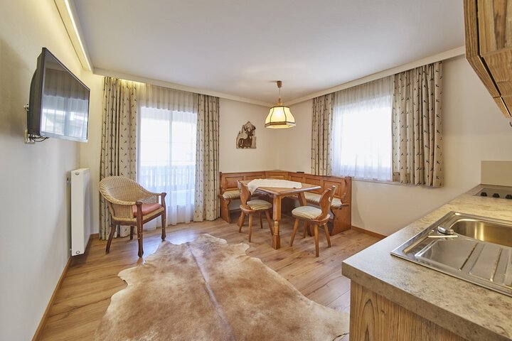 Room 30 of 76