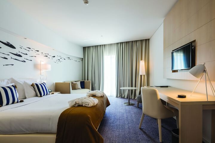 Room 38 of 128