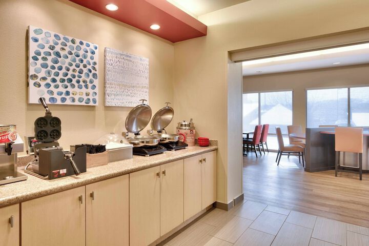 Breakfast/Coffee Service 29 of 33