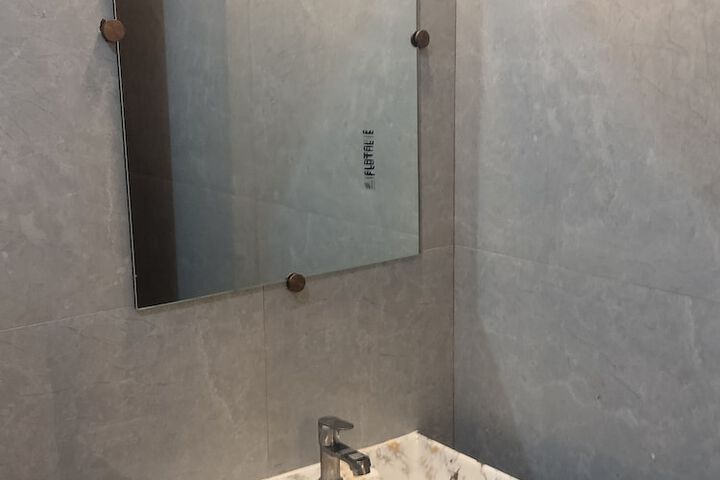 Room 18 of 42