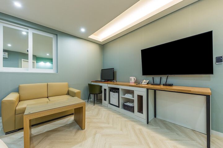 Room 56 of 63