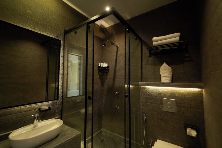 Room 129 of 148