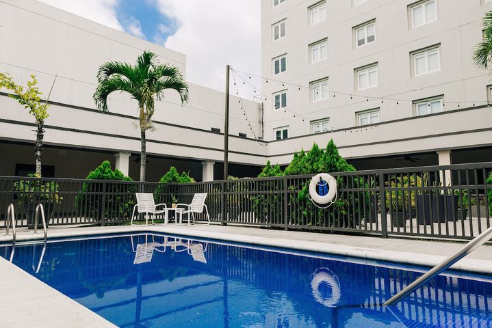 Pools & Facilities