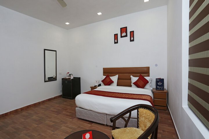 Room 13 of 25