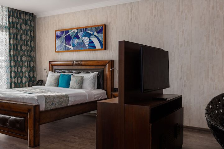 Room 14 of 106
