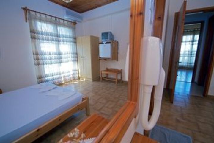 Room 8 of 15
