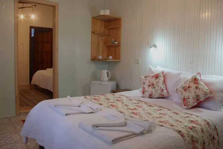 Room 4 of 20