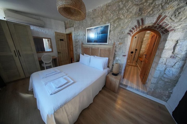 Room 9 of 31