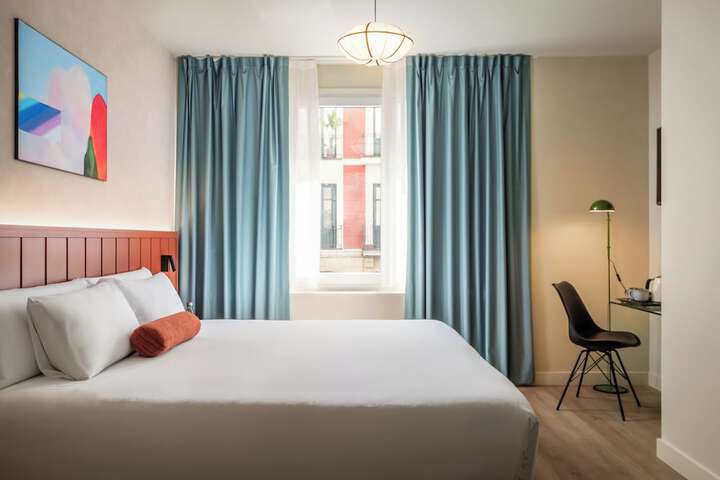 Room 20 of 39