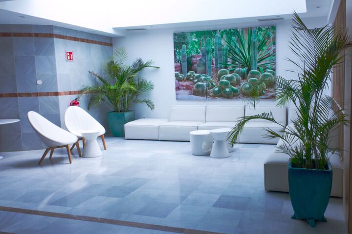 Room 17 of 37