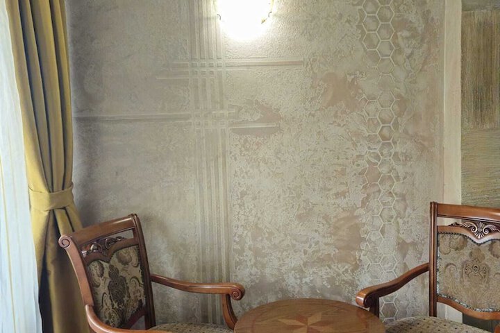 Room 13 of 19