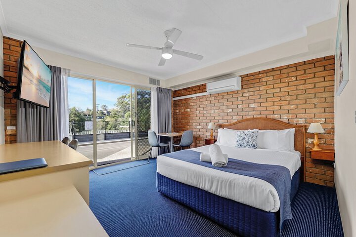 Room 3 of 70