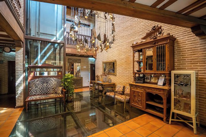 Guest Lobby