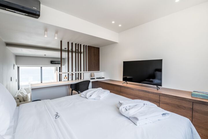 Room 3 of 39