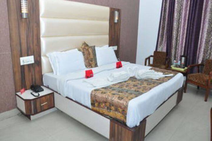 Room 15 of 28