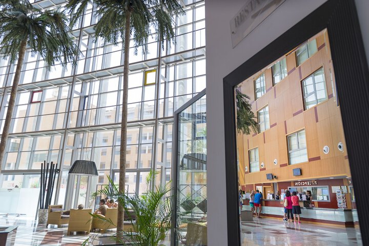 Guest Lobby
