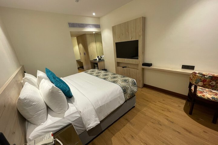 Room 6 of 20