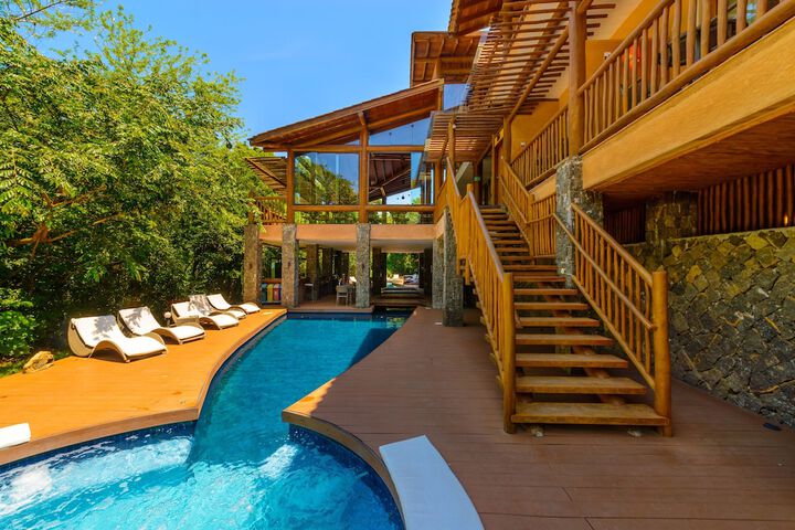 Pool 96 of 252
