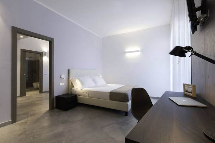 Room 4 of 34