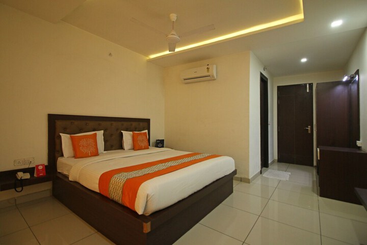 Room 9 of 21
