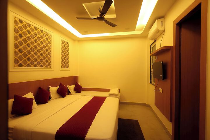 Room 9 of 26