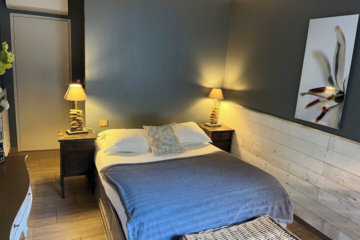 Room 52 of 109
