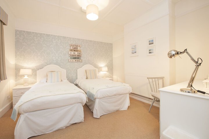 Room 8 of 30