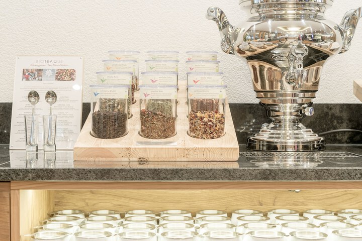 Breakfast/Coffee Service 102 of 117