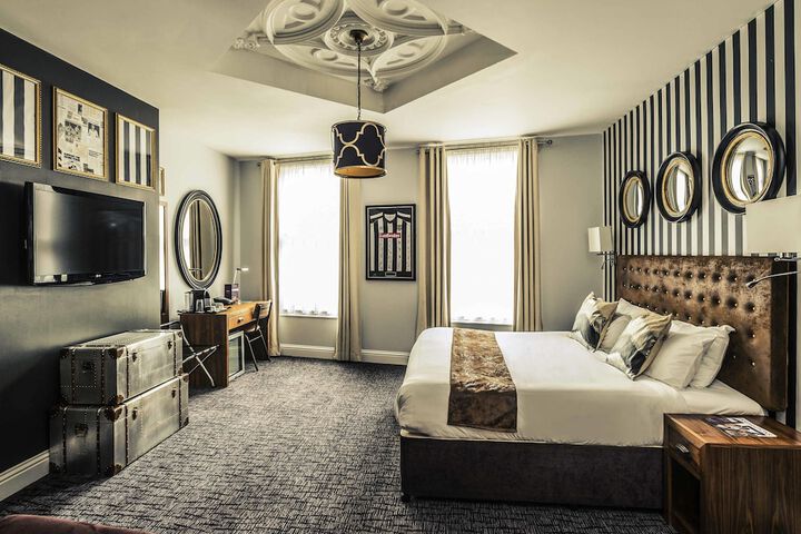 Room 43 of 104