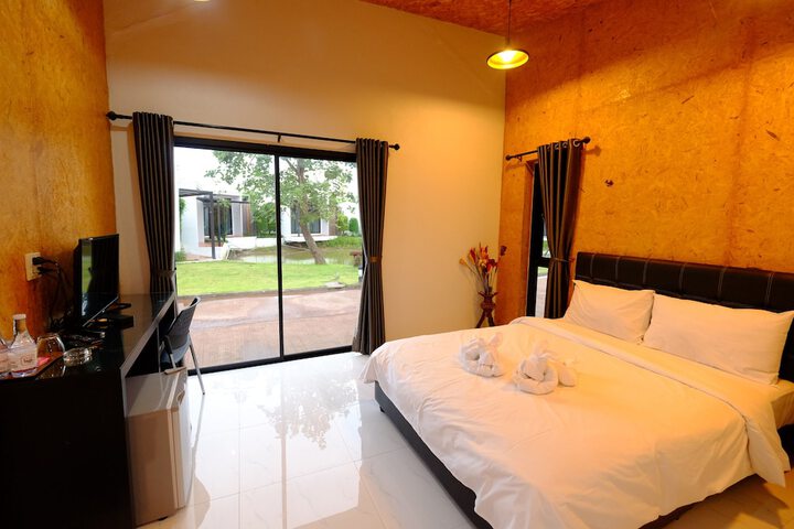 Room 10 of 28