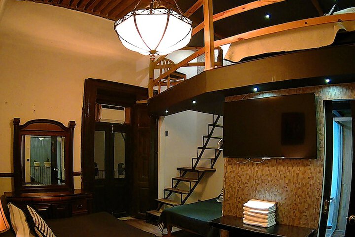 Room 32 of 152