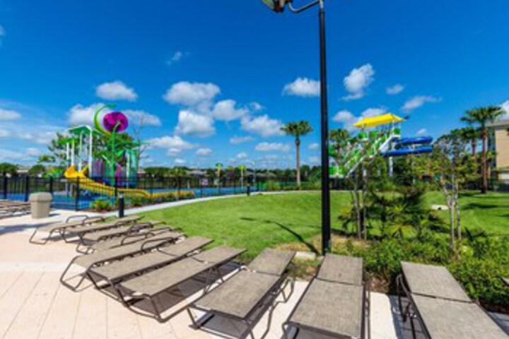 Sundeck 301 of 302