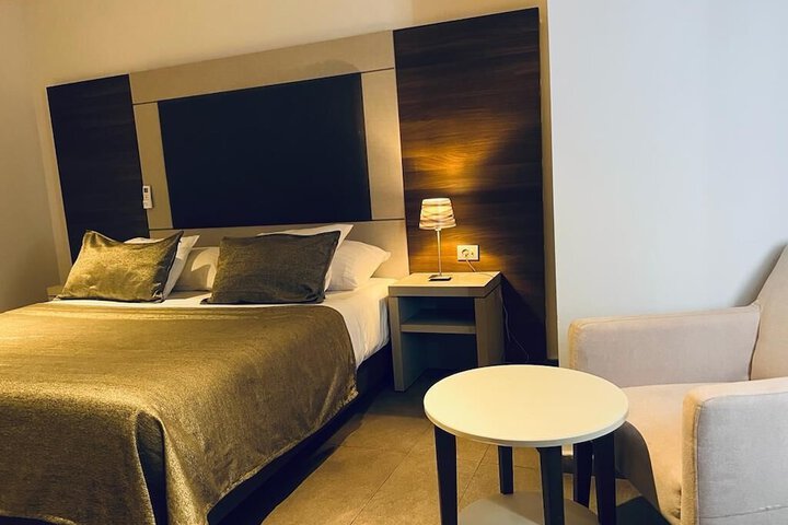 Room 15 of 37