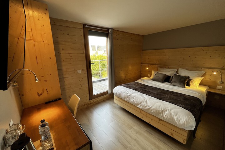 Room 14 of 50
