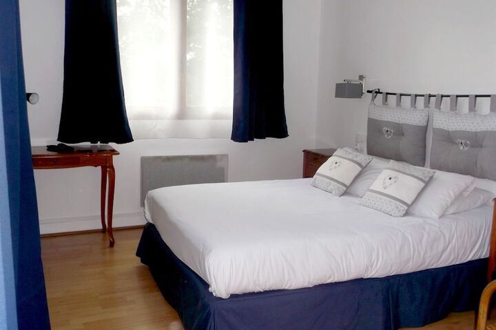 Room 2 of 32