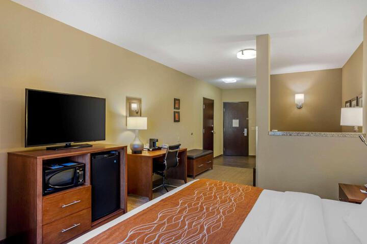 1 King Bed (9 of 23)