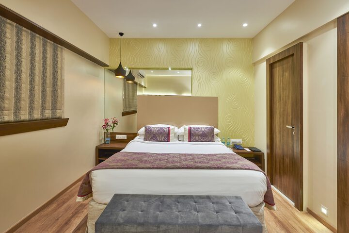 Room 7 of 27