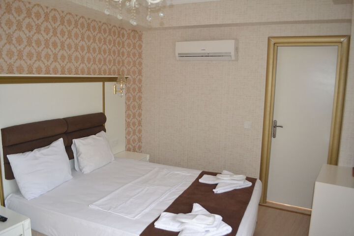 Room 8 of 21