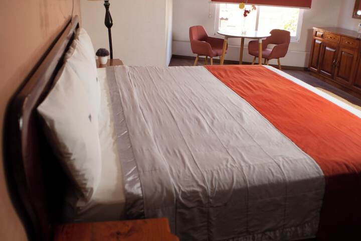 Room 10 of 34