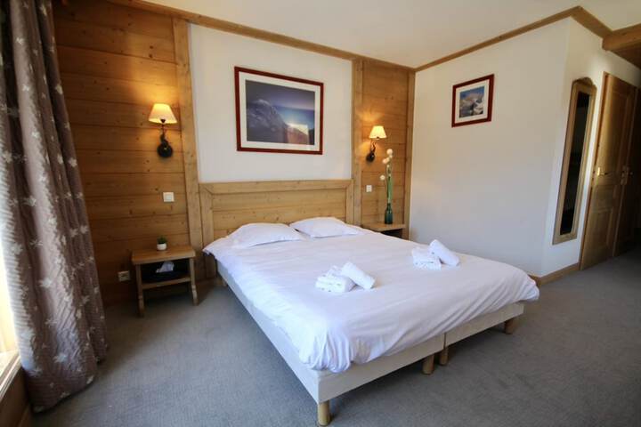 Room 10 of 40