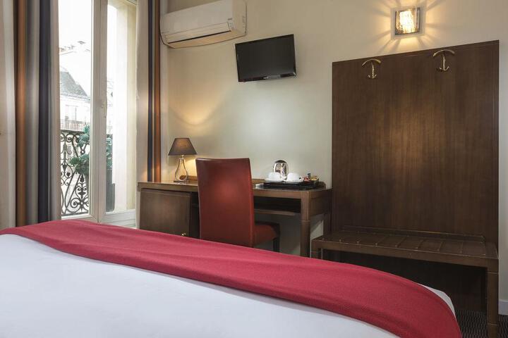Room 44 of 84