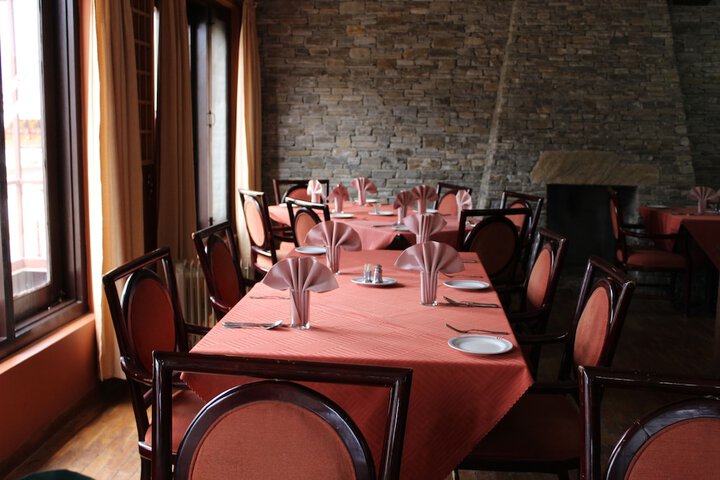 Dining 4 of 10