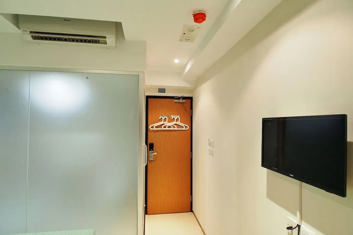 Room 13 of 15