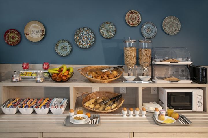 Breakfast/Coffee Service 37 of 41