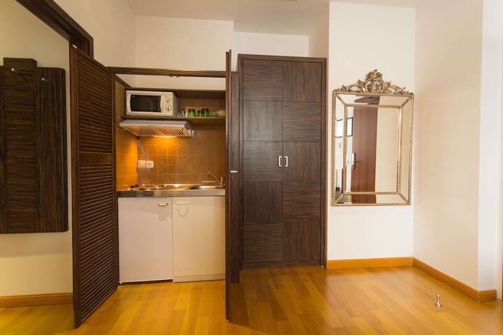 Private kitchenette