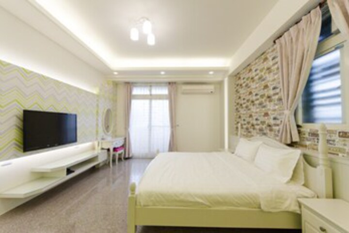 Room 28 of 29